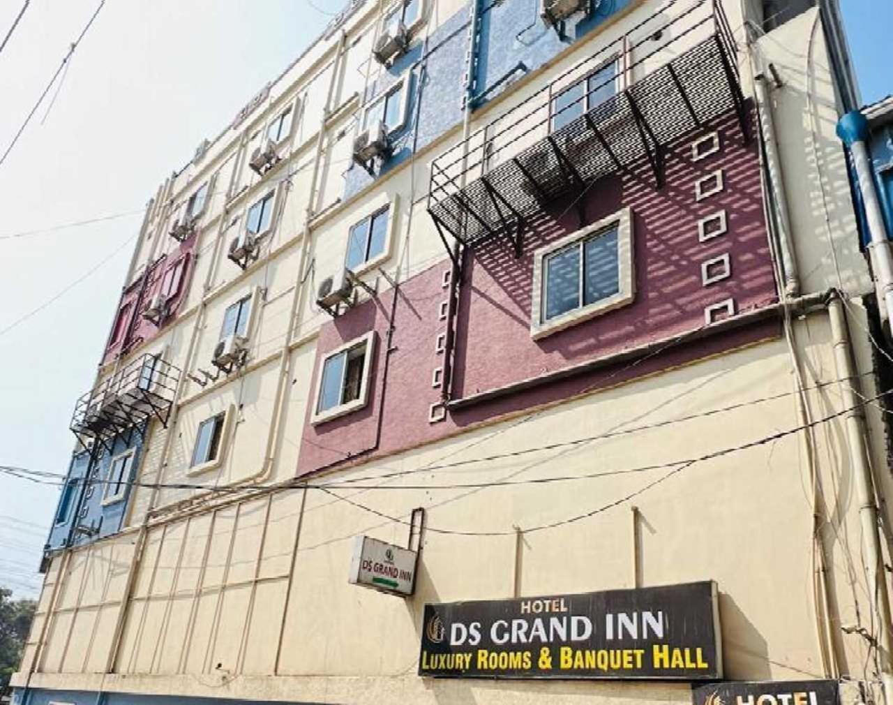 Hotel O Ds Grand Inn Lingampalli Exterior foto